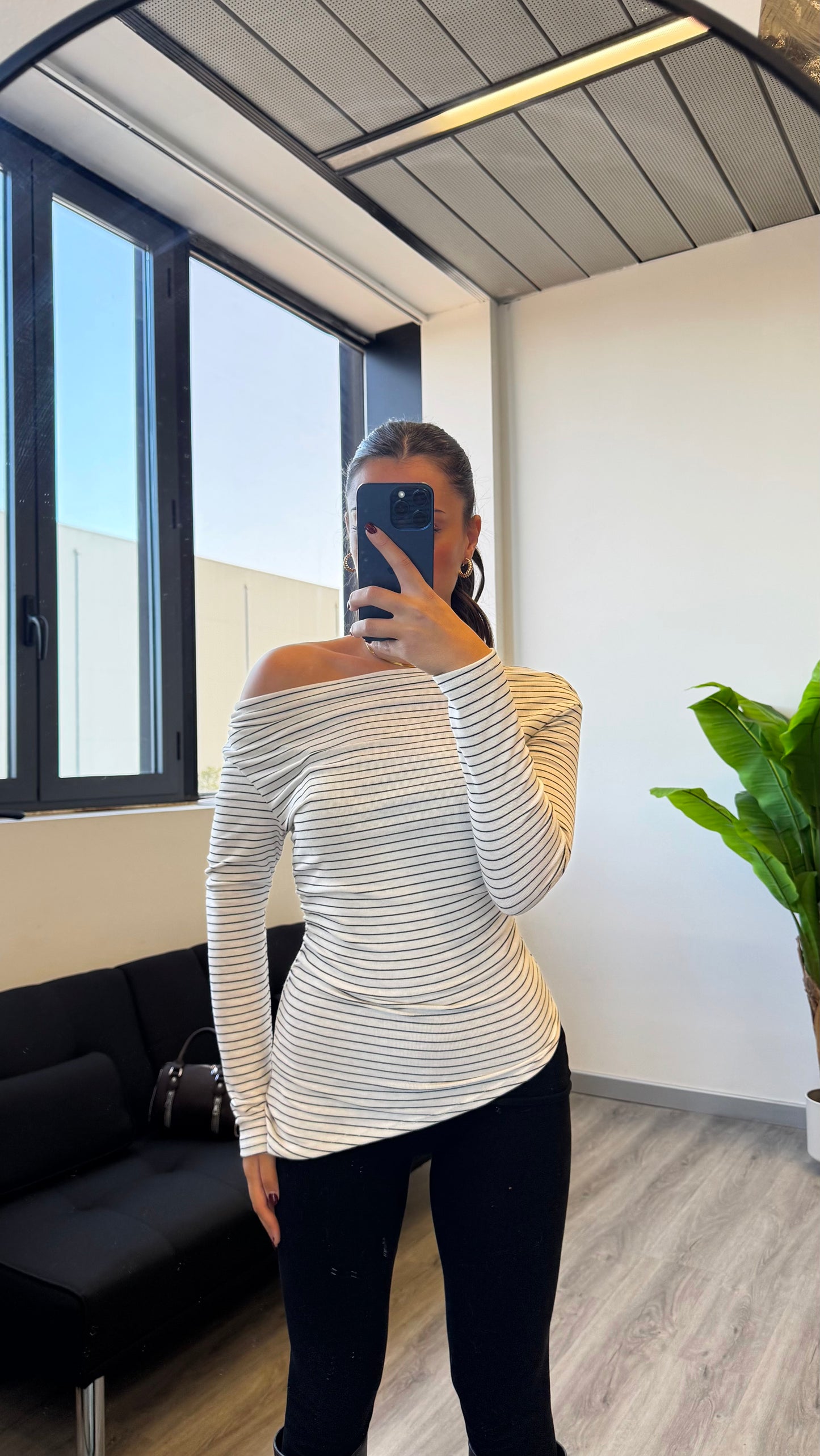 MAGLIA ASIMMETRICA “A RIGHE”