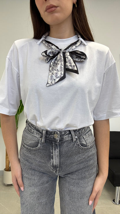 T-SHIRT JUST WEST con Foulard