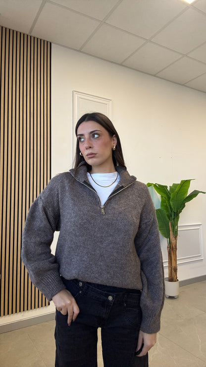 PULLOVER CON “ZIP”