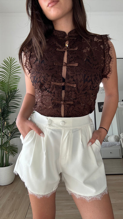 PANTALONCINO “RICAMATO”
