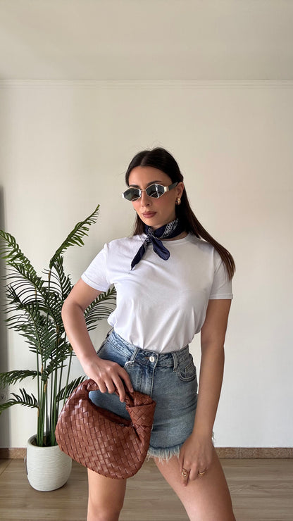 T-SHIRT CON BANDANA