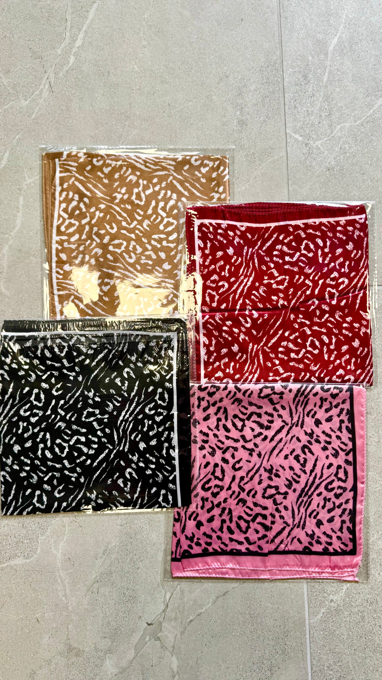 FOULARD “LEO”