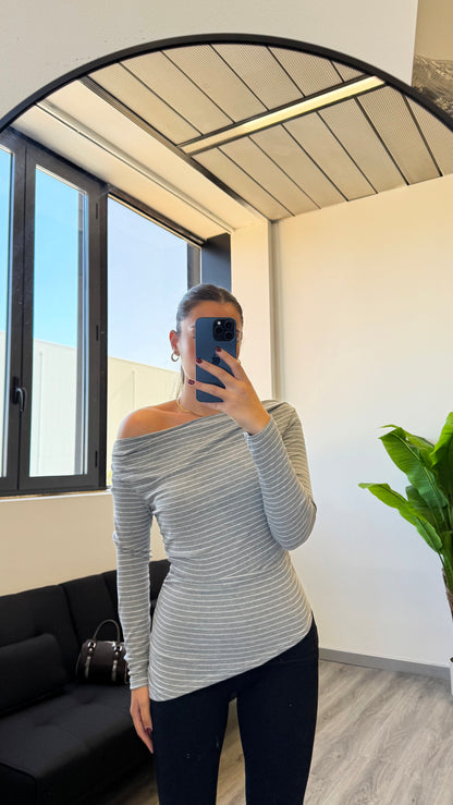 MAGLIA ASIMMETRICA “A RIGHE”